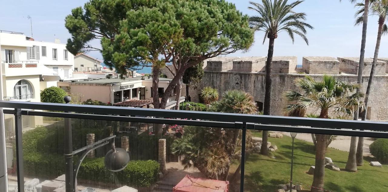 Vue Mer Et Remparts. Entre Vieille Ville Et Plages Antibes Esterno foto