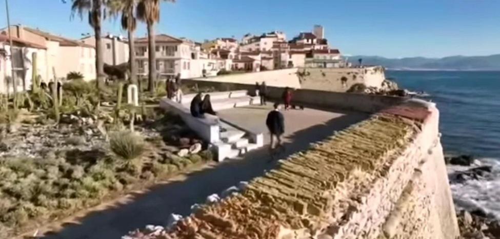 Vue Mer Et Remparts. Entre Vieille Ville Et Plages Antibes Esterno foto