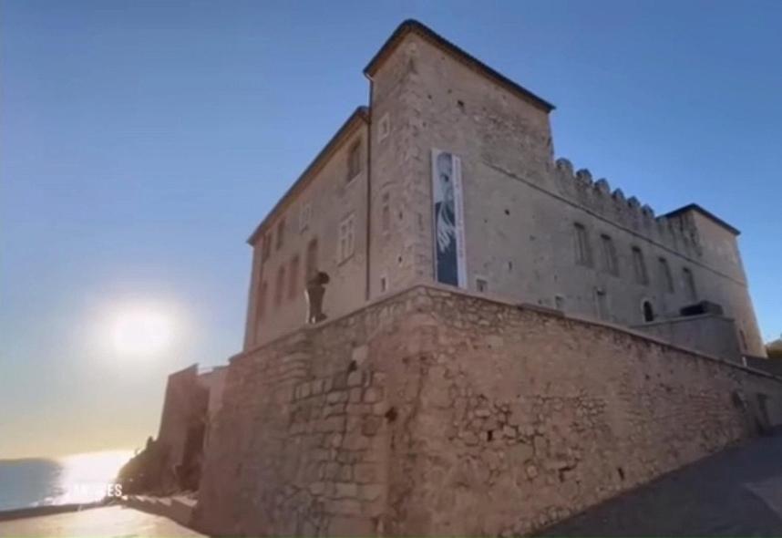 Vue Mer Et Remparts. Entre Vieille Ville Et Plages Antibes Esterno foto