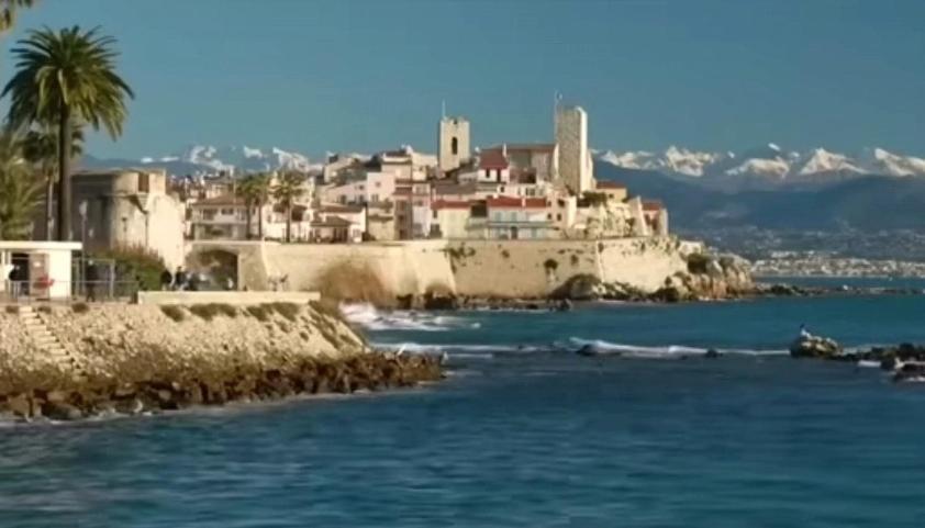 Vue Mer Et Remparts. Entre Vieille Ville Et Plages Antibes Esterno foto